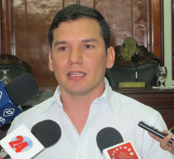 diputado Julio Rivas