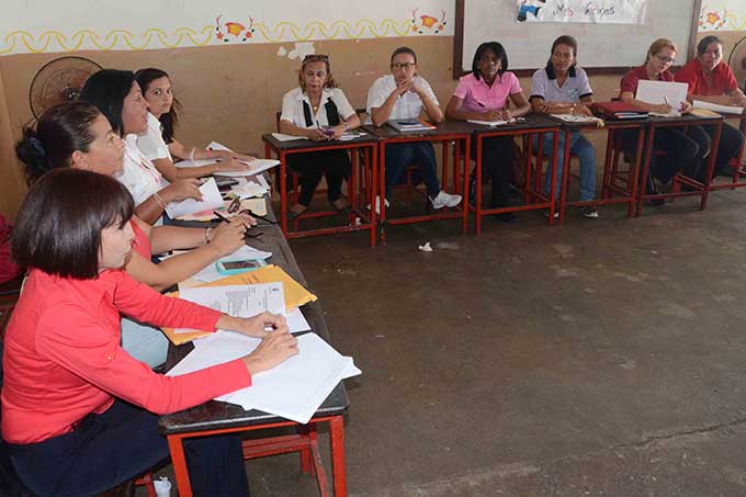 Directores de Puerto Cabello planifican actividades para periodo escolar 2016-2017