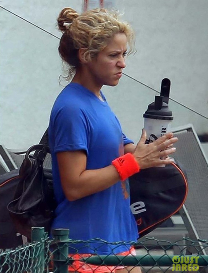 Shakira jugó tenis