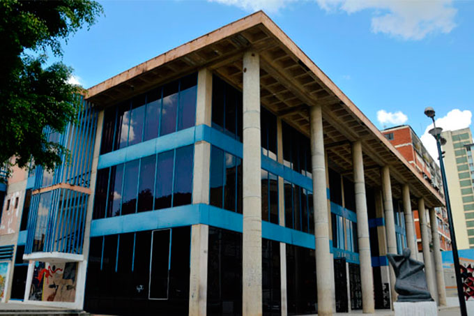 Biblioteca Feo La Cruz
