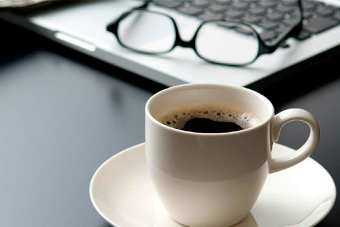 Resultado de imagen para 1 de cada 5 tazas de cafÃ© en la oficina contiene materia fecal: estudio