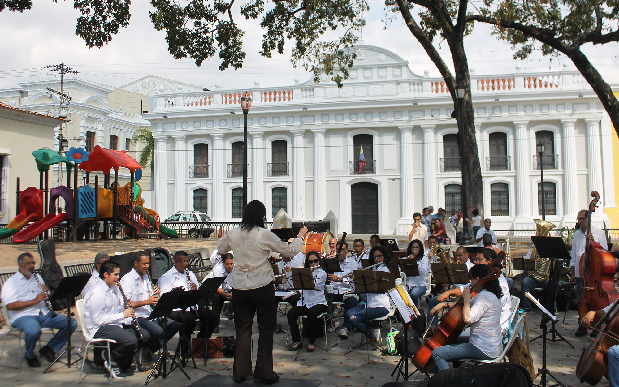 La casi centenaria agrupación interpretó un variado repertorio para el disfrute de los valencianos
