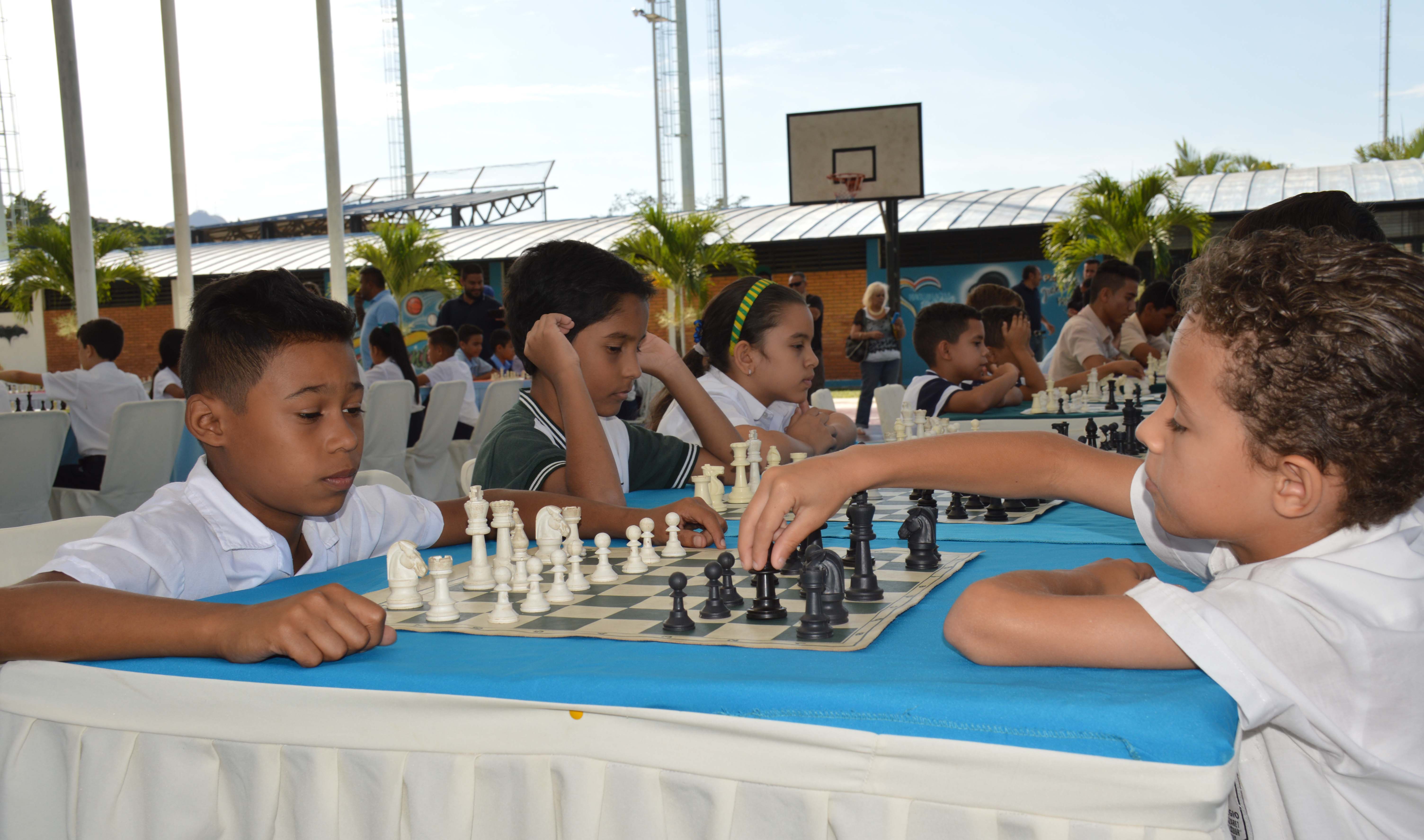 Jóvenes naguanagüenses participaron en el primer torneo de ajedrez