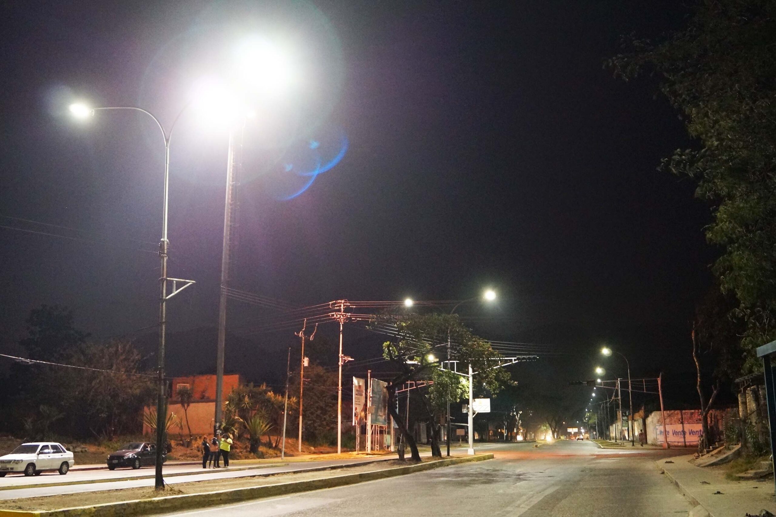 Naguanagua alumbrado avenida universidad - Noticias Ahora