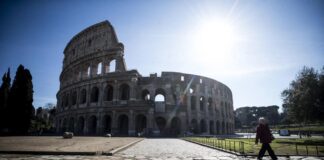 turista irlandés Coliseo de Roma - noticias ahora