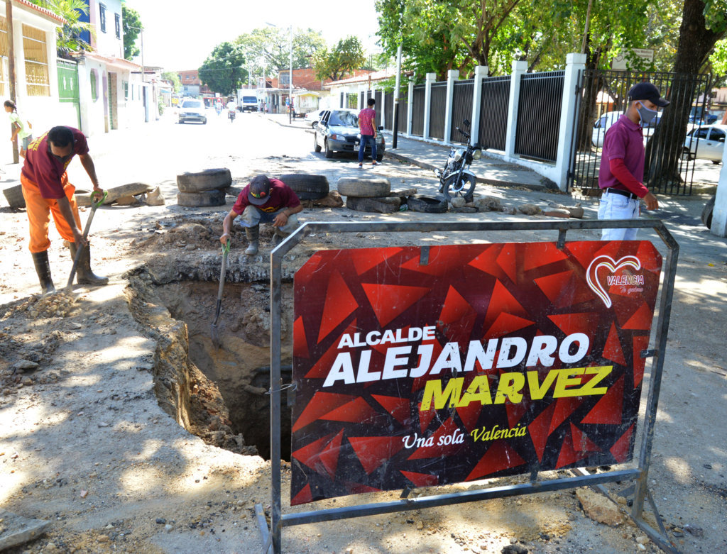 Alejandro Marvez inspeccionó los trabajos de reparación - 3