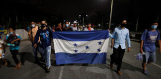 Guatemala bloquea marcha de migrantes hondureños - NA