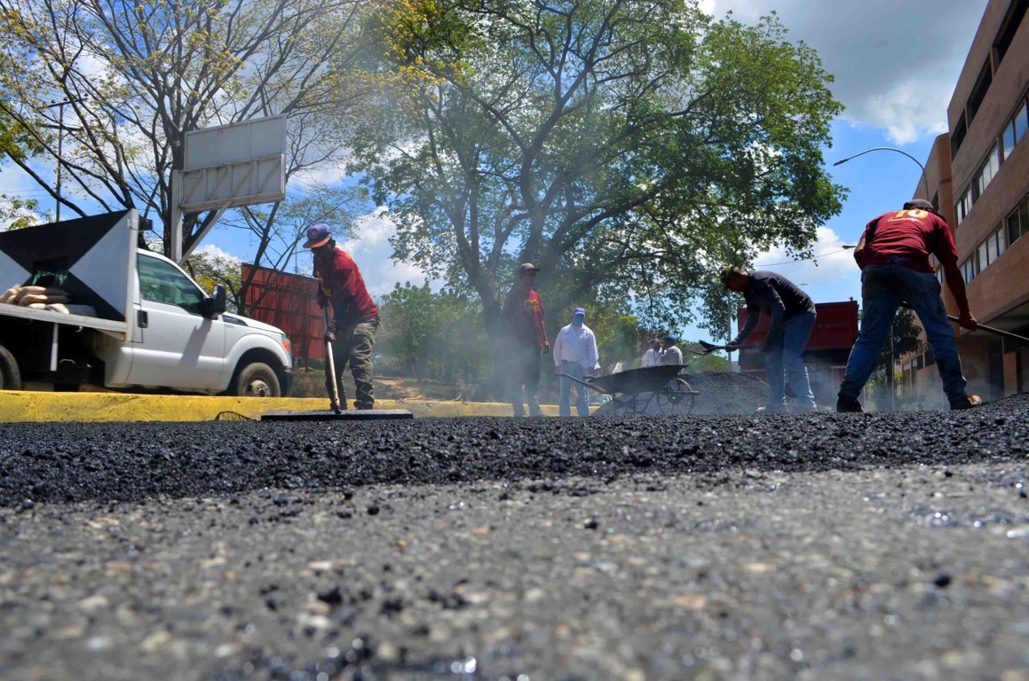 Alcalde de Naguanagua supervisó labores de bacheo - 3