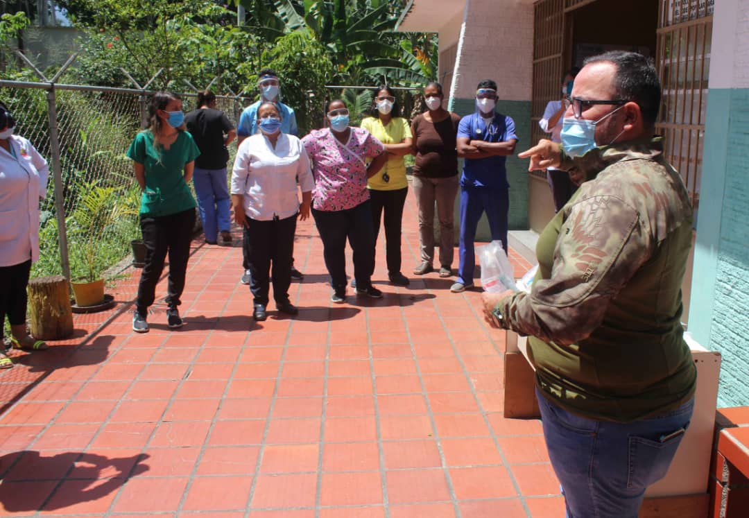 Alcalde de Puerto Cabello entregó 700 kits Drácula