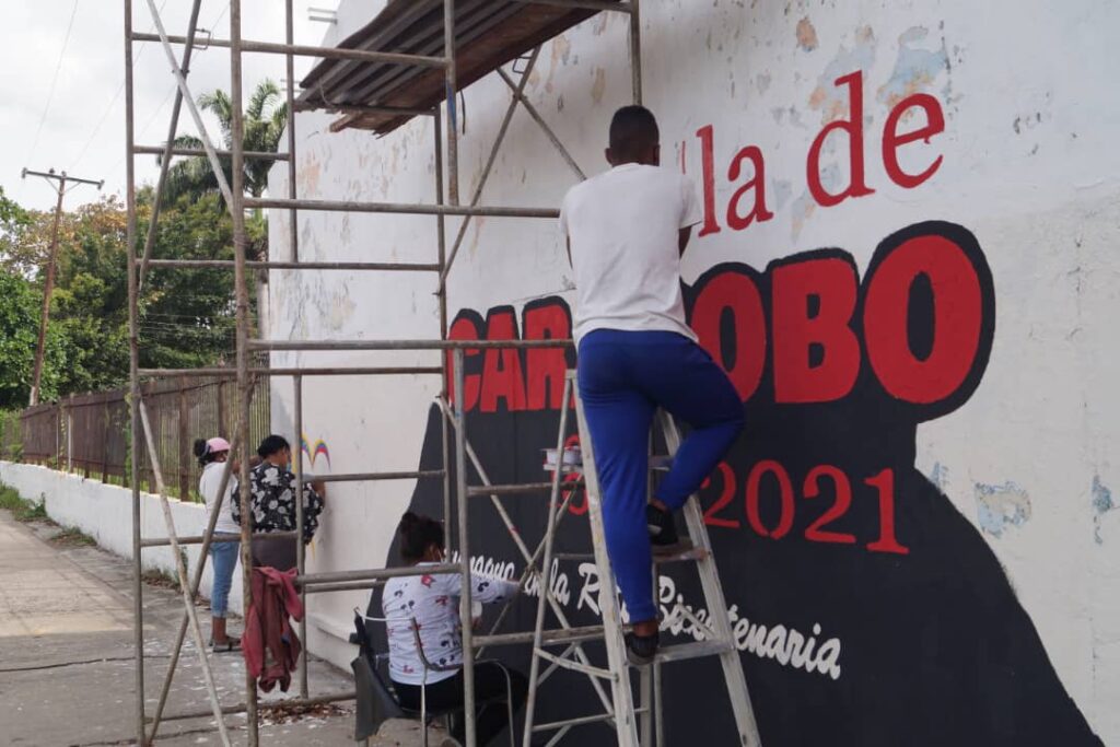 murales alusivos a la Batalla de Carabobo