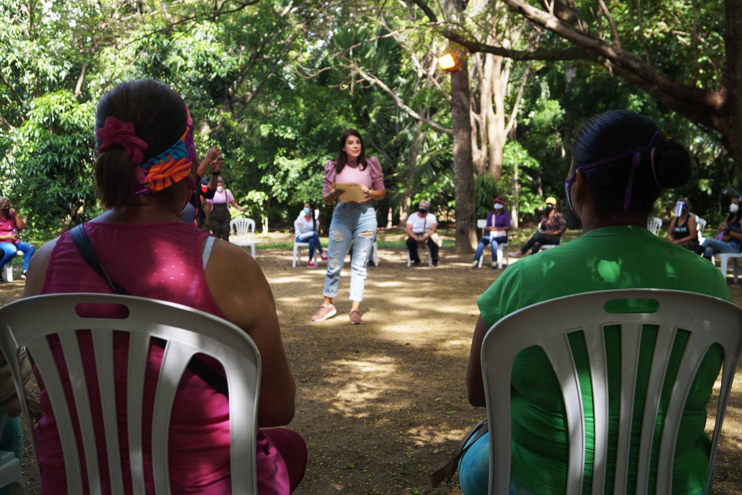 Debaten Ley del Derecho de la Mujer en Naguanagua