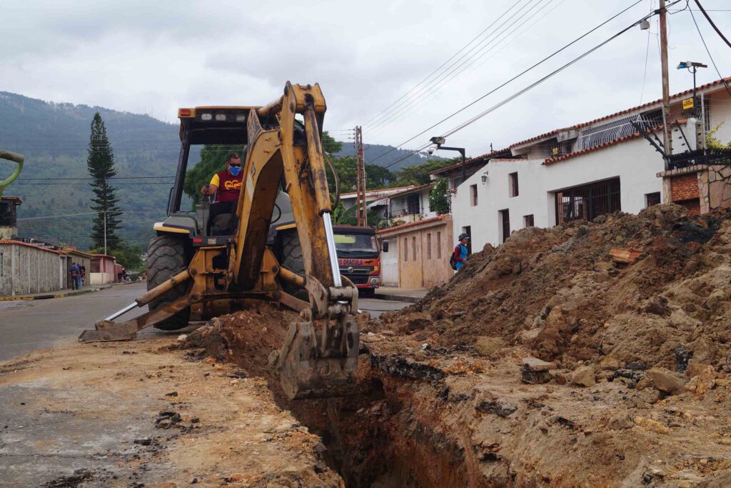 sustitución de tubería de aguas en La Campiña
