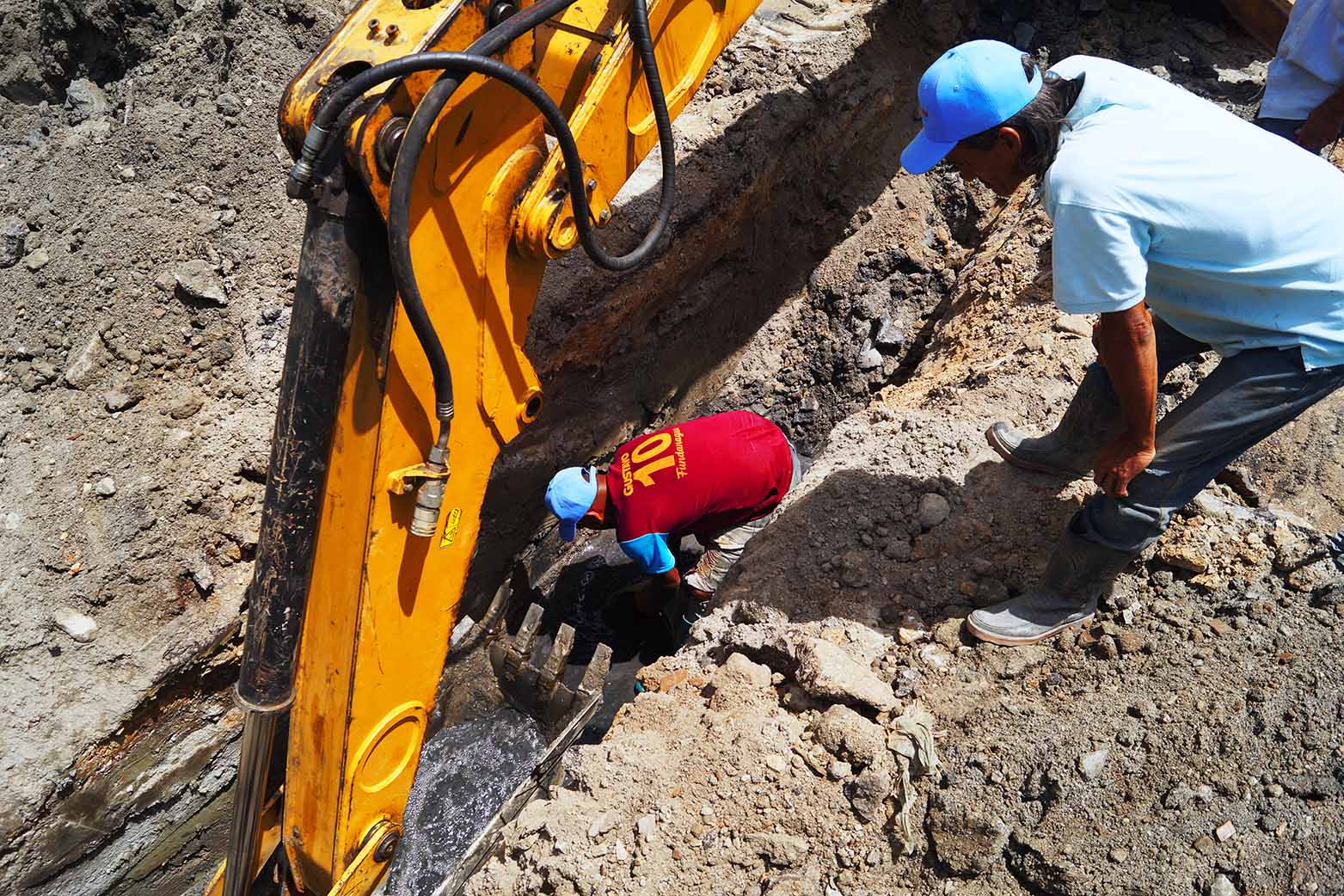 mantenimiento de drenajes en barrio unión