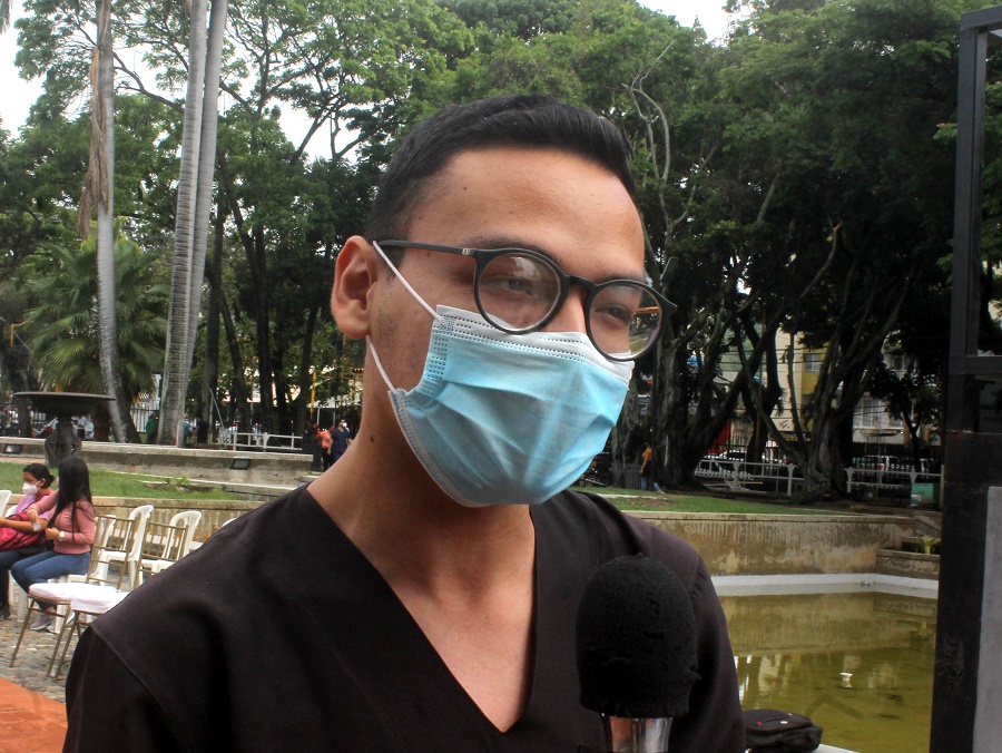 Inmunizados estudiantes de medicina en Carabobo