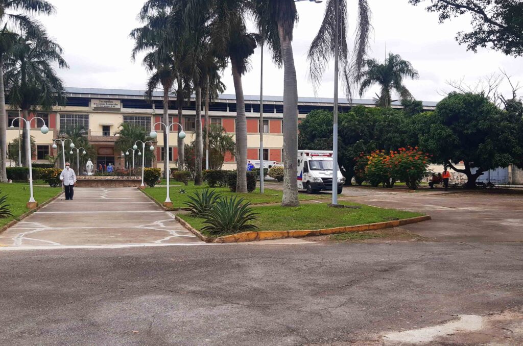 jornada de desinfección contra covid -19 en Asilo