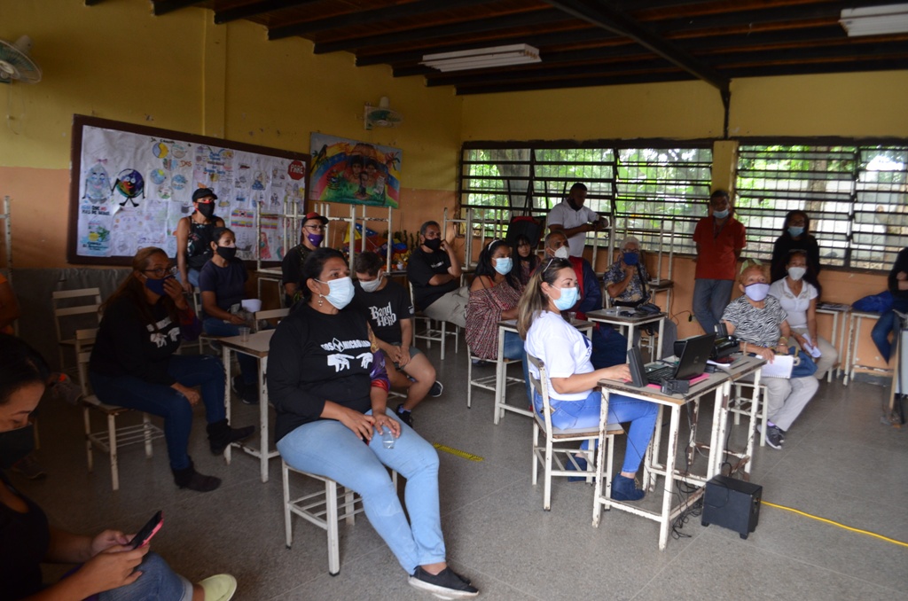 Jornada de ponencias informativas sobre el Petro