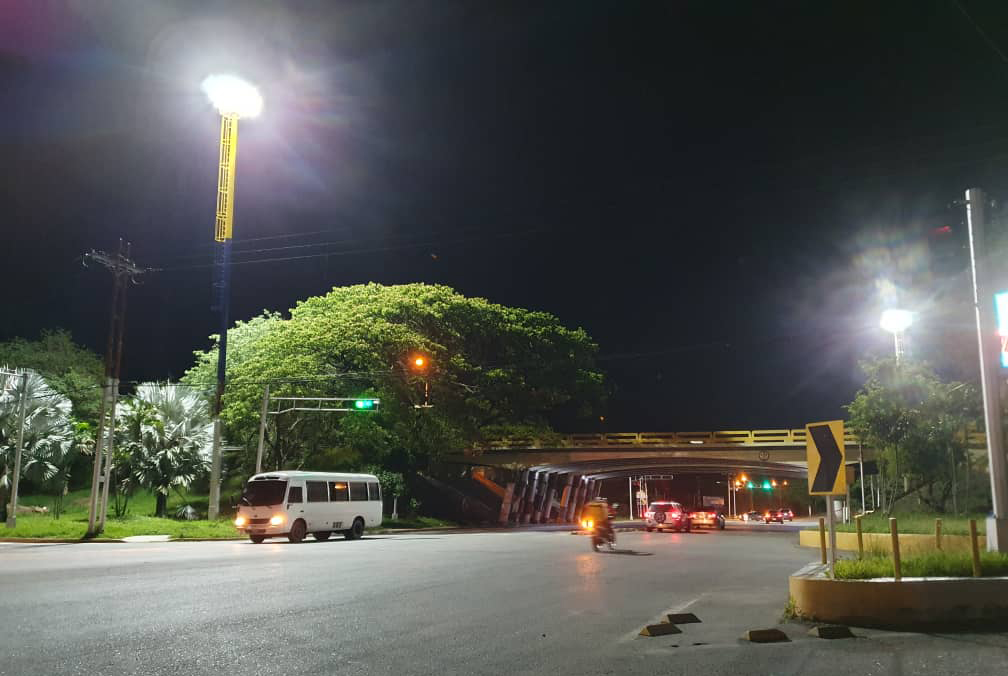 Alcaldía de Naguanagua reactivó torres de iluminación