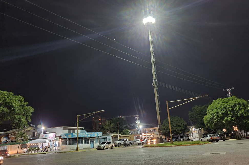 Alcaldía de Naguanagua reactivó torres de iluminación