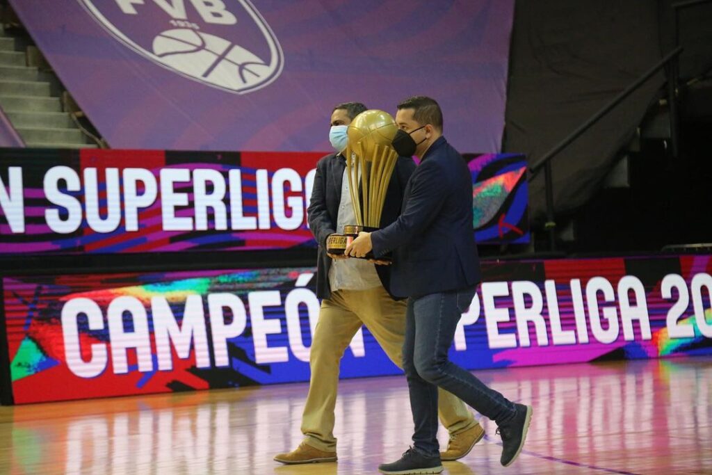 Trotamundos campeón Superliga - 1
