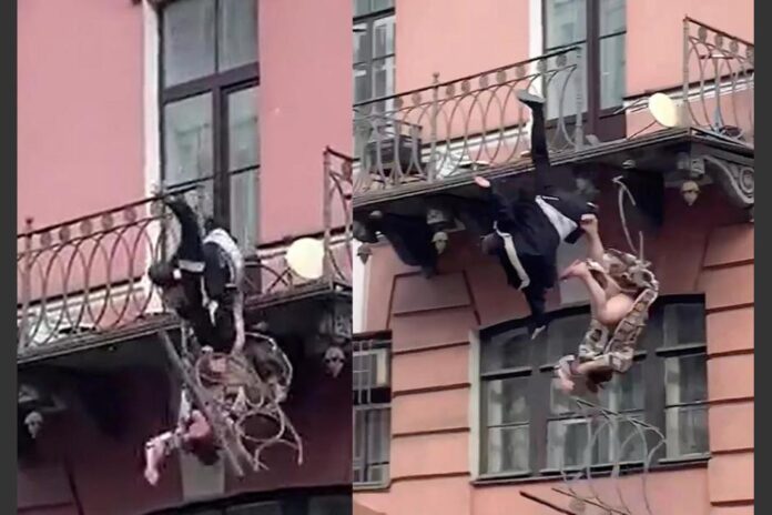 Pareja discute y cae desde un balcón en Rusia 