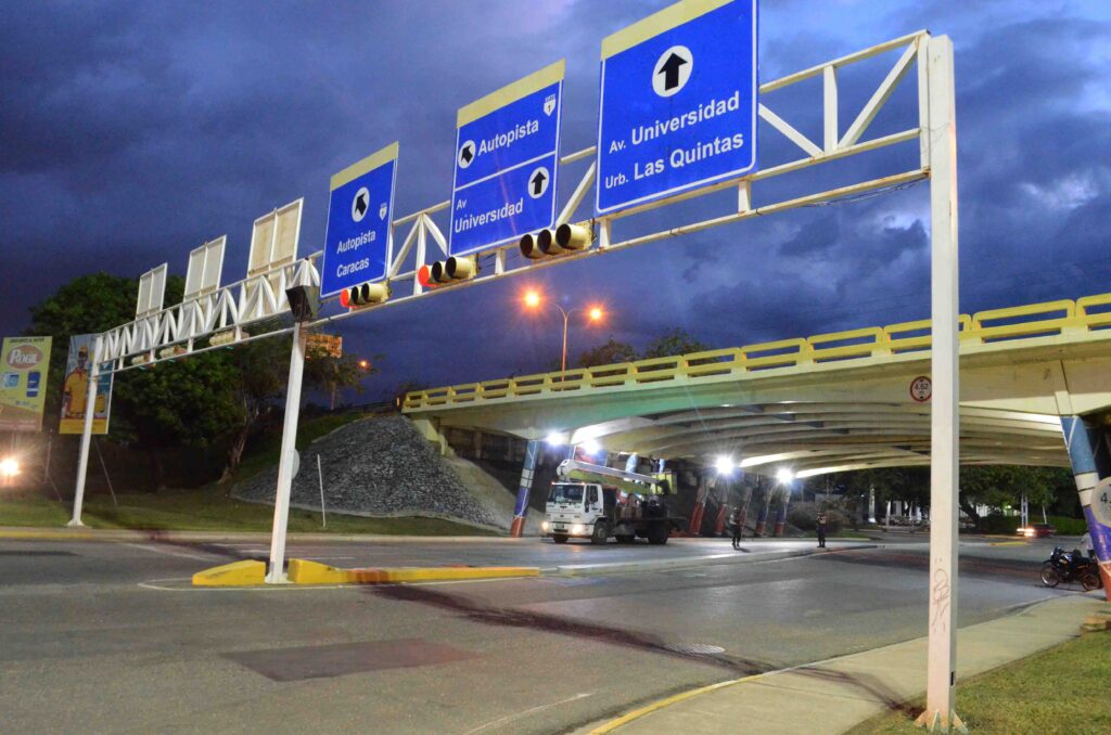 Instalación de 900 lámparas en Naguanagua