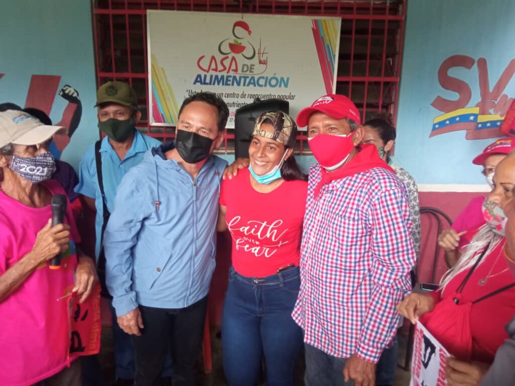 Vielma Mora realizó recorrido en Libertador (4)