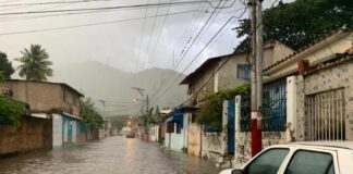 Calles de El Limón en Aragua inundadas