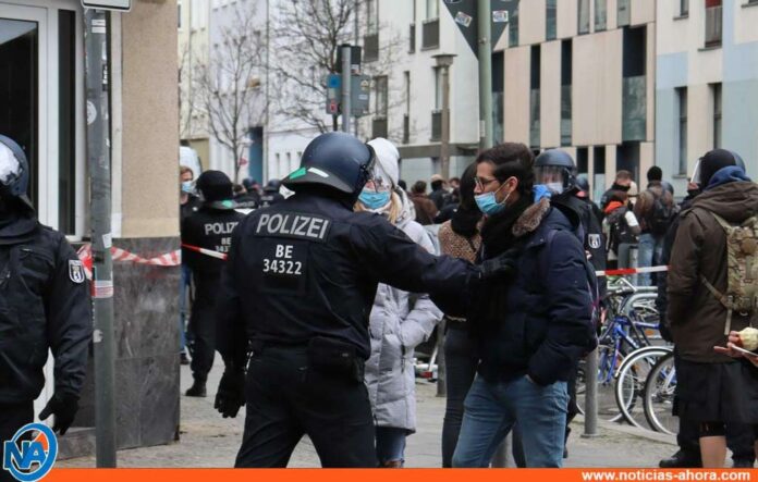 Protestas contra restricciones sanitaria en Berlín - Noticias Ahora