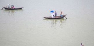 Rayo cae sobre un barco en Bangladesh - Noticias Ahora