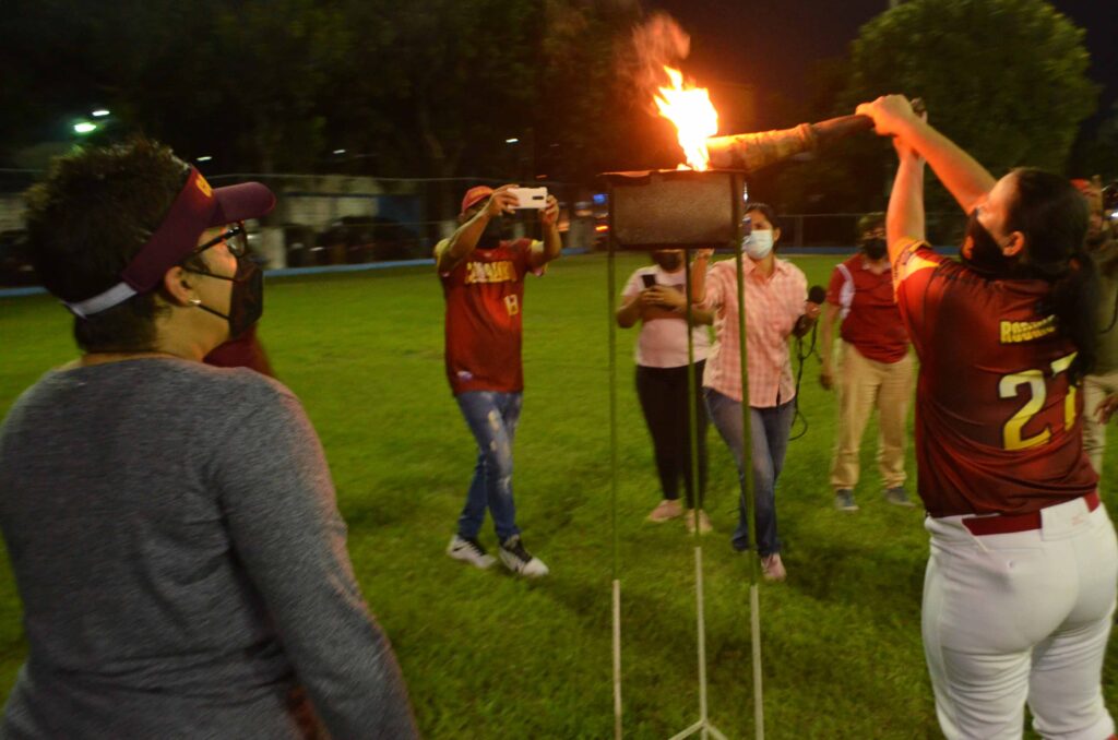 nacional de softbol femenino en Naguanagua