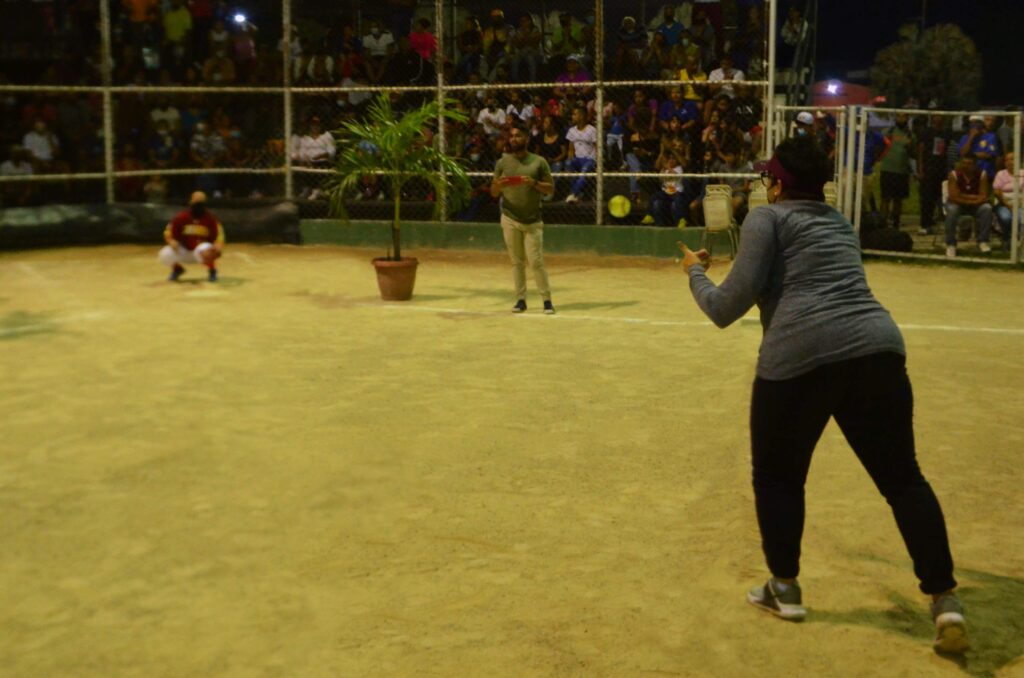 nacional de softbol femenino en Naguanagua