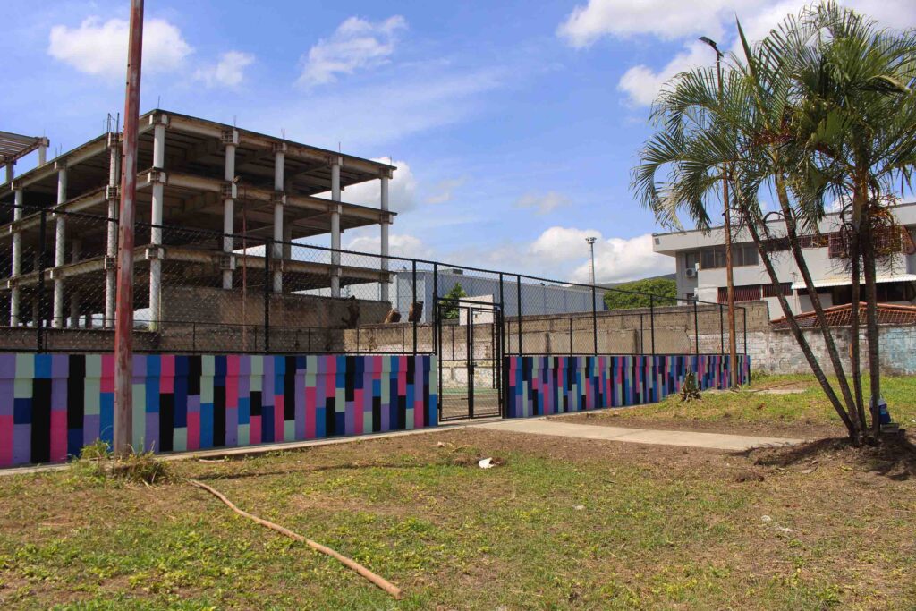 rehabilitación de cancha deportiva en La Campiña 