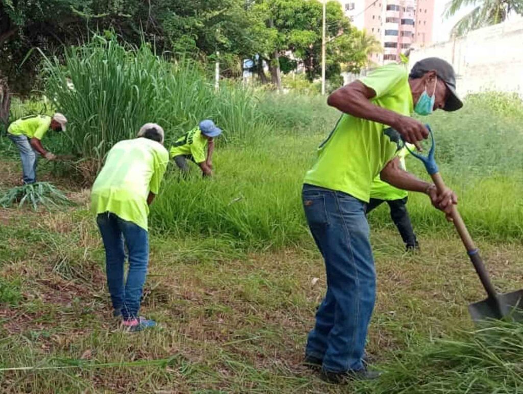 jornada de limpieza en centros de salud porteños