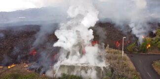 montaña de lava destruye una zona residencial