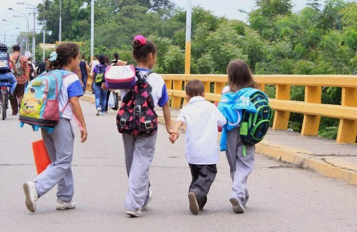 Niños migrantes venezolanos siguen sin escolaridad