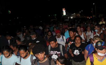 Caravana de migrantes salió desde México - NA