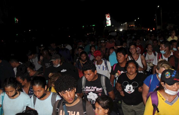 Caravana de migrantes salió desde México - NA