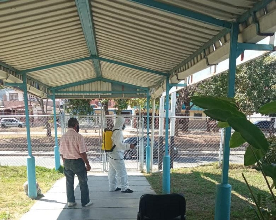 Desinfectan planteles educativos en Naguanagua - Desinfectan planteles educativos en Naguanagua
