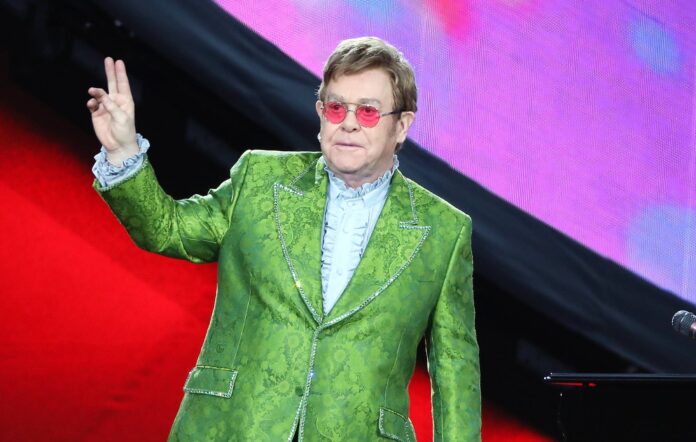 Elton John tiene covid-19 - Noticias Ahora