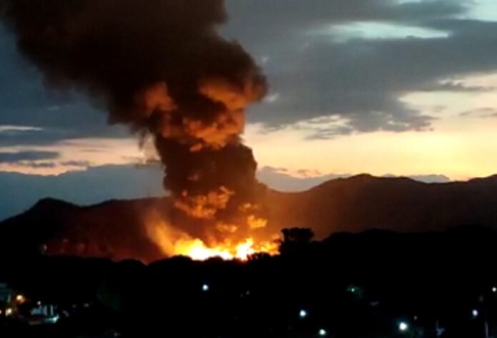 Fuerte incendio en Guacara - Noticias Ahora