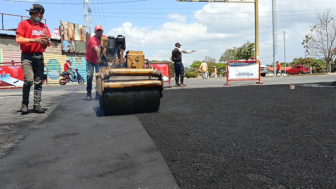 700 toneladas de asfalto en Libertador - 700 toneladas de asfalto en Libertador