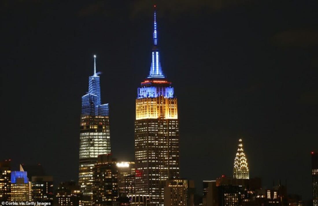 Monumentos del mundo iluminan Ucrania -Monumentos del mundo iluminan Ucrania