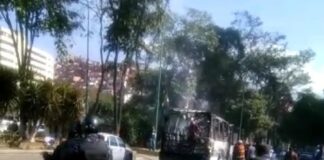 Transporte público se incendió en El Valle - NA