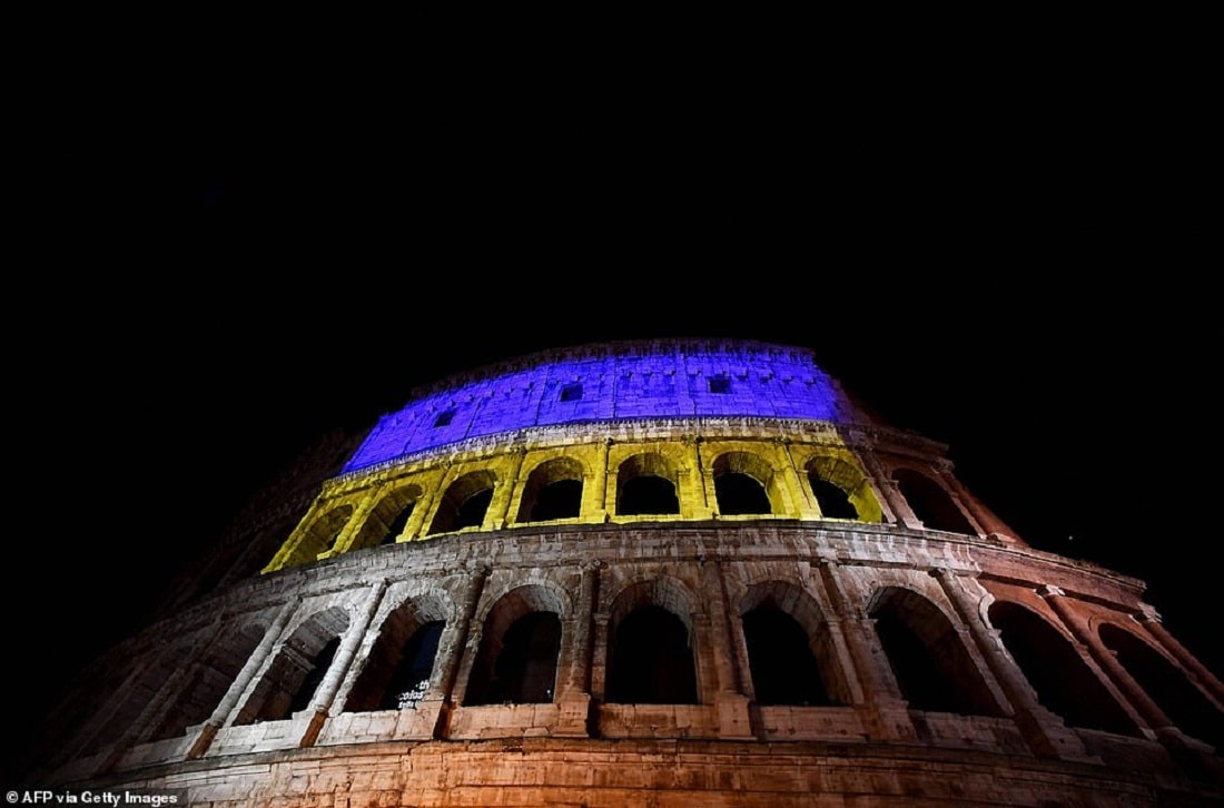 Monumentos del mundo iluminan Ucrania -Monumentos del mundo iluminan Ucrania