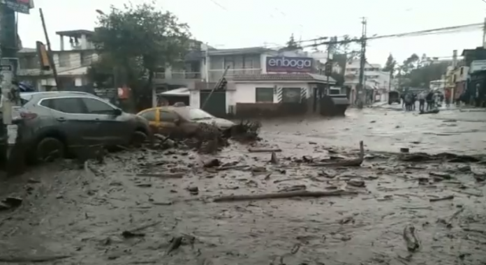 aluvión en quito avenida La Gasca 1