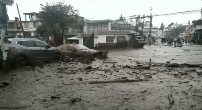 aluvión en quito avenida La Gasca 1