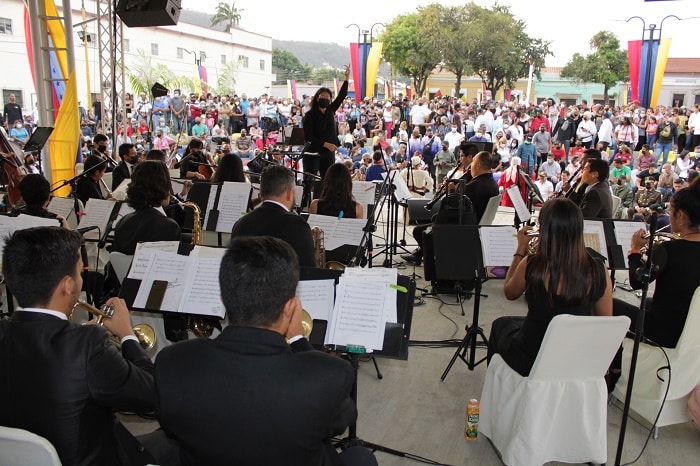 Plaza Bicentenario en Valencia 78