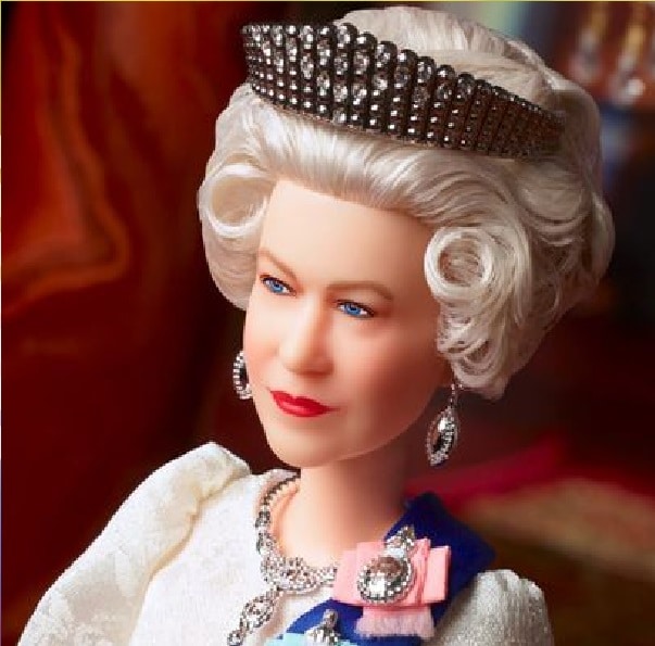 Isabel II tendrá su propia muñeca Barbie
