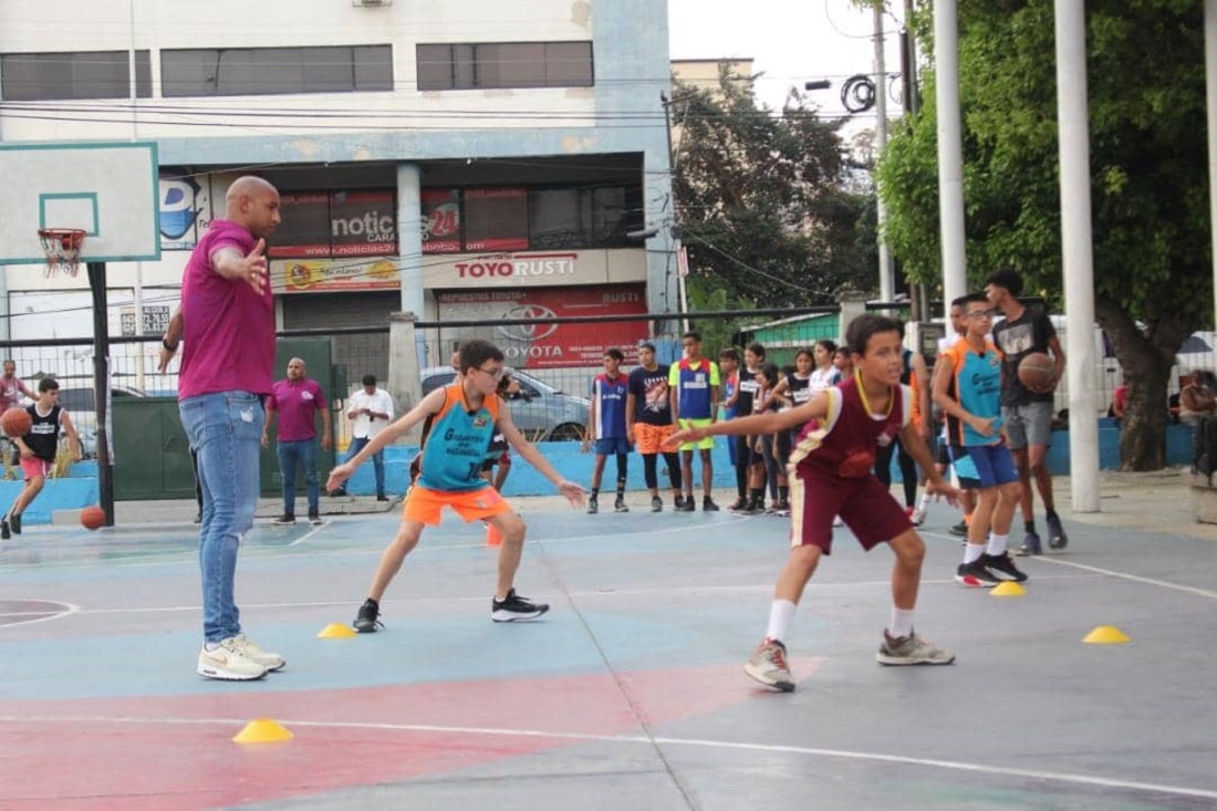 clínica de baloncesto - clínica de baloncesto