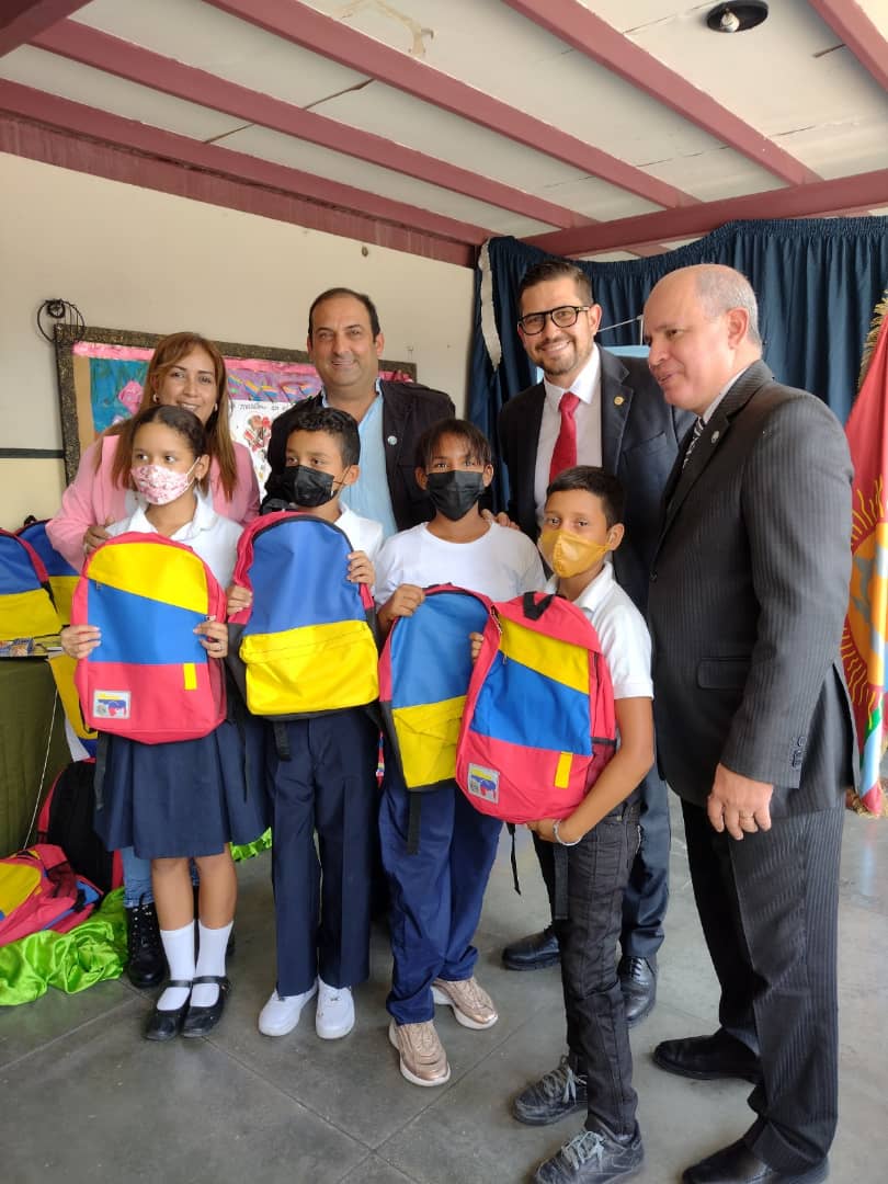 morrales, uniformes y juguetes en Carabobo